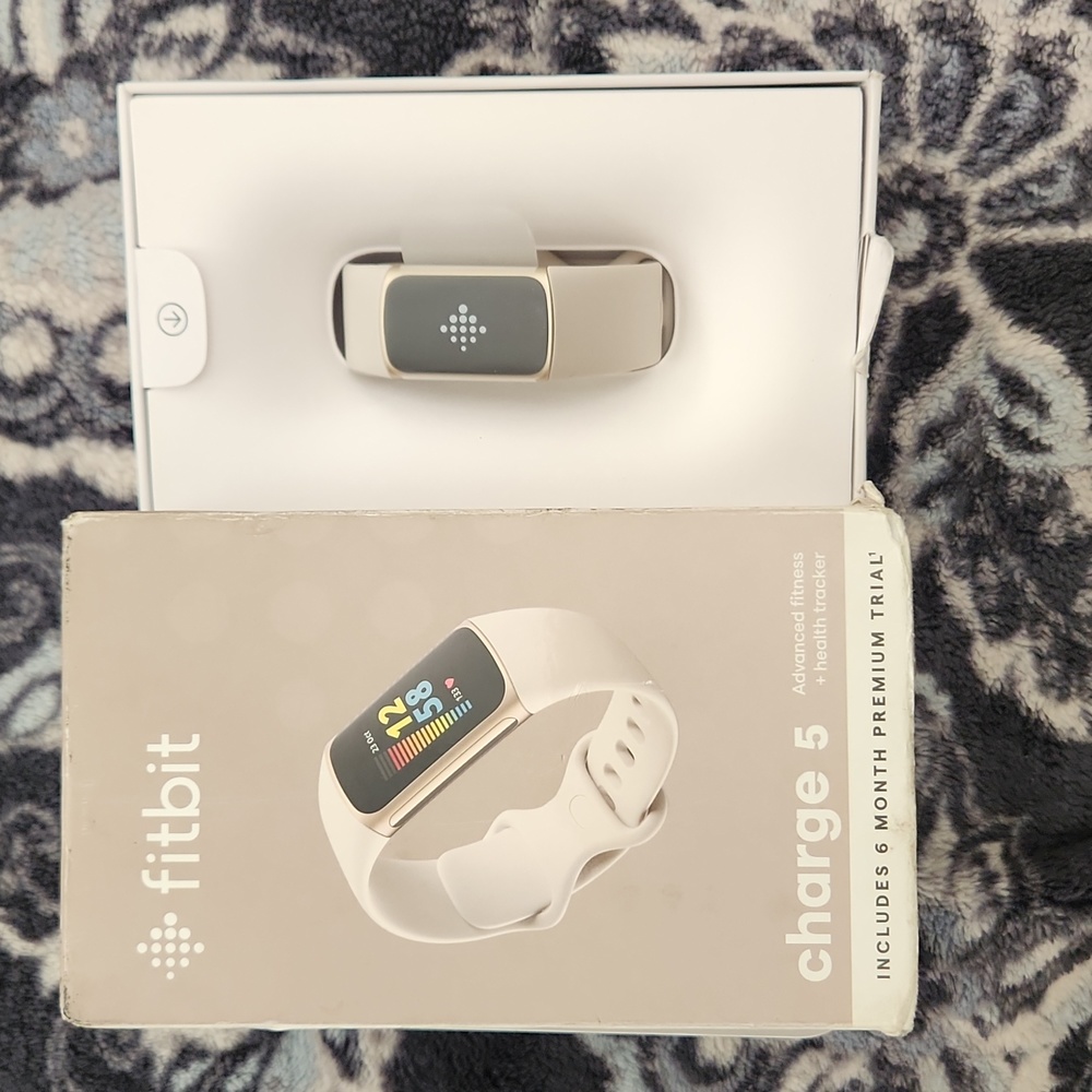 Fitbit Charge 5